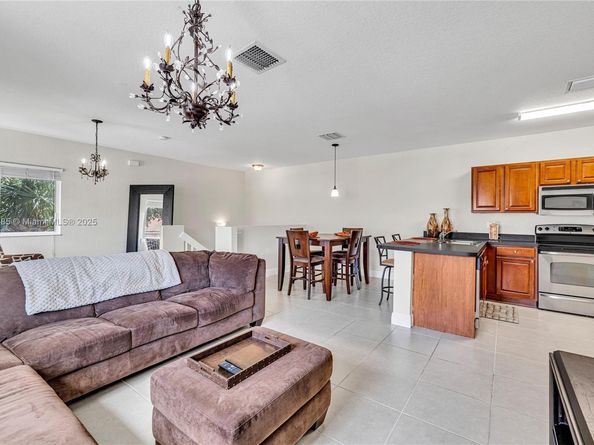 7400 Palomino Dr 5225, Davie FL 33024