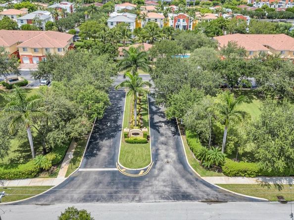 7400 Palomino Dr 5225, Davie FL 33024