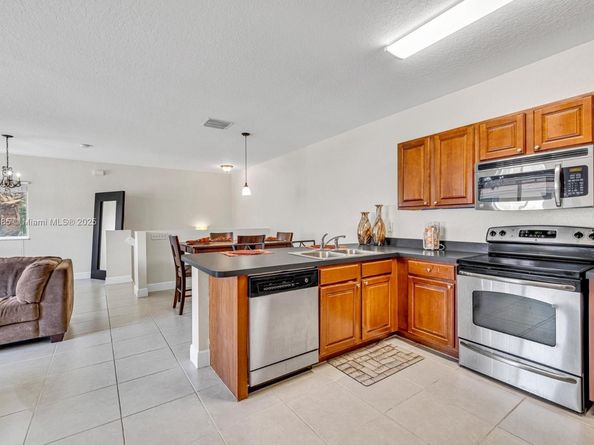 7400 Palomino Dr 5225, Davie FL 33024