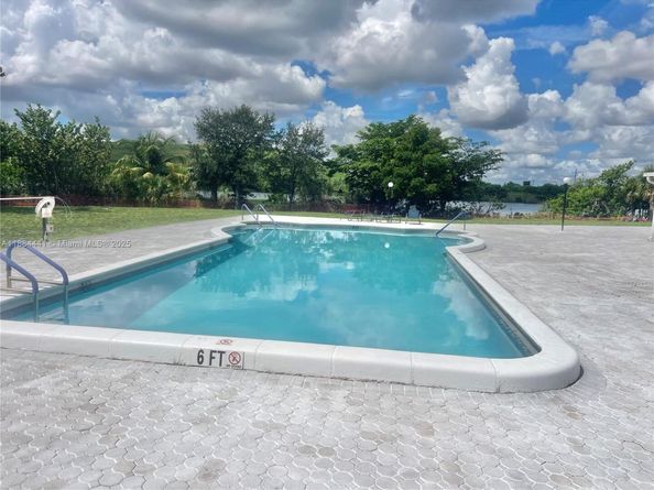 1270 NW 49th St, Deerfield Beach FL 33064