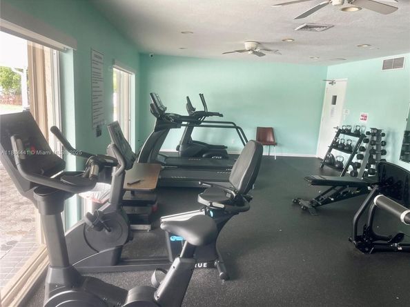 1270 NW 49th St, Deerfield Beach FL 33064