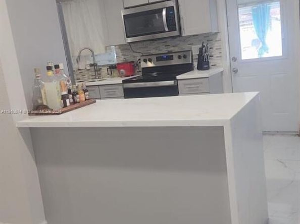 15210 NW 28th Pl, Miami Gardens FL 33054