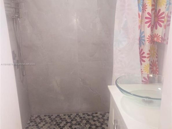 15210 NW 28th Pl, Miami Gardens FL 33054