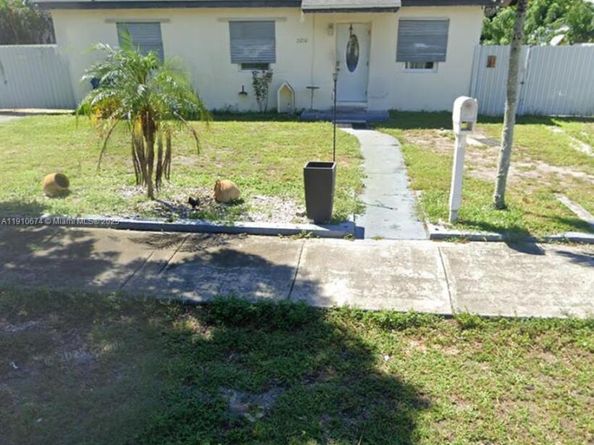 15210 NW 28th Pl, Miami Gardens FL 33054