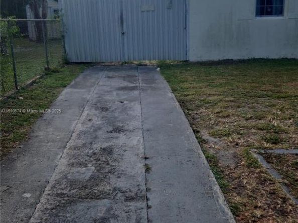 15210 NW 28th Pl, Miami Gardens FL 33054