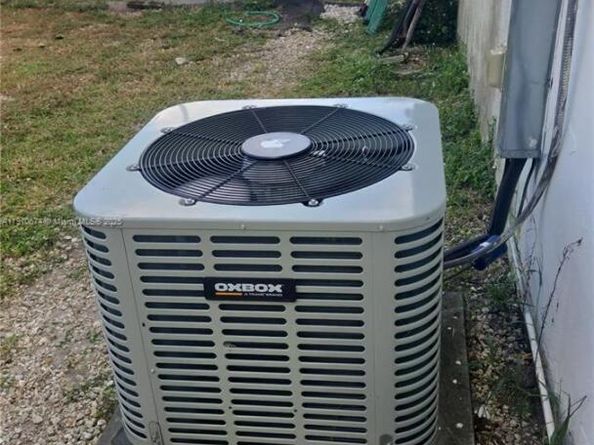 15210 NW 28th Pl, Miami Gardens FL 33054