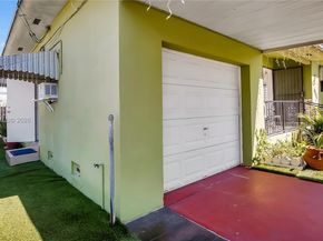 3049 NW 51st St, Miami FL 33142