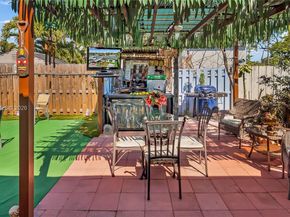 3049 NW 51st St, Miami FL 33142