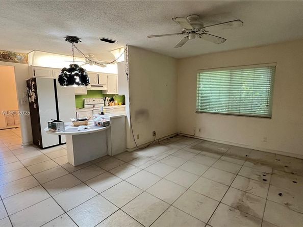 8535 NW 25th Pl, Coral Springs FL 33065