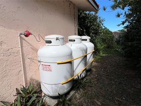 8535 NW 25th Pl, Coral Springs FL 33065