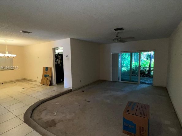 8535 NW 25th Pl, Coral Springs FL 33065