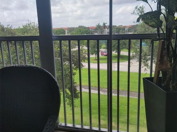 12950 SW 7th Ct 404A, Pembroke Pines FL 33027