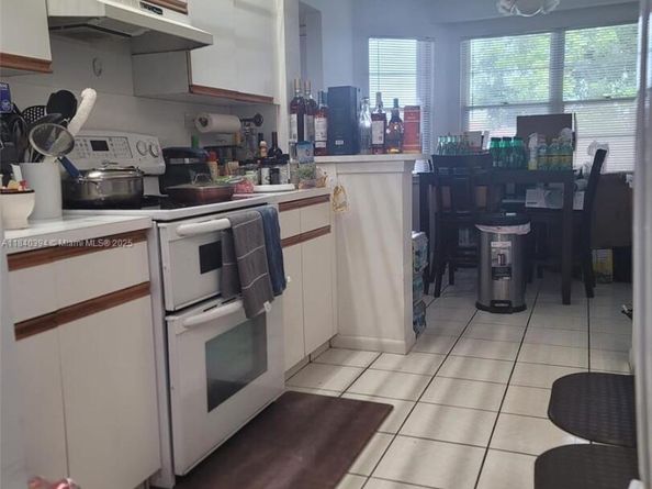 12950 SW 7th Ct 404A, Pembroke Pines FL 33027