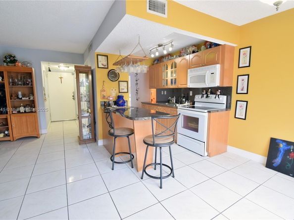 9301 SW 4th St 114E, Miami FL 33174