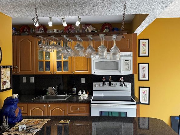 9301 SW 4th St 114E, Miami FL 33174