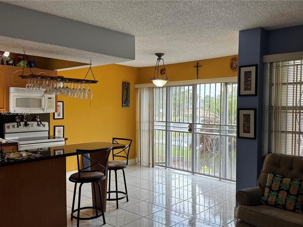 9301 SW 4th St 114E, Miami FL 33174