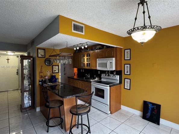 9301 SW 4th St 114E, Miami FL 33174