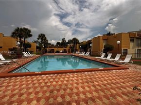 9301 SW 4th St 114E, Miami FL 33174
