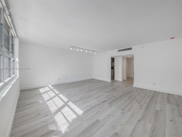 100 Lincoln Rd 626, Miami Beach FL 33139