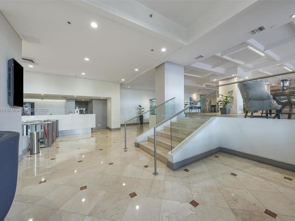 100 Lincoln Rd 626, Miami Beach FL 33139