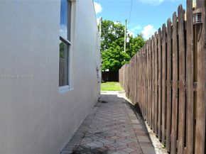 1529 NW 2nd Ave, Fort Lauderdale FL 33311