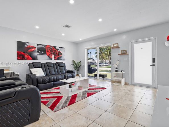 10610 SW 200th St, Cutler Bay FL 33157