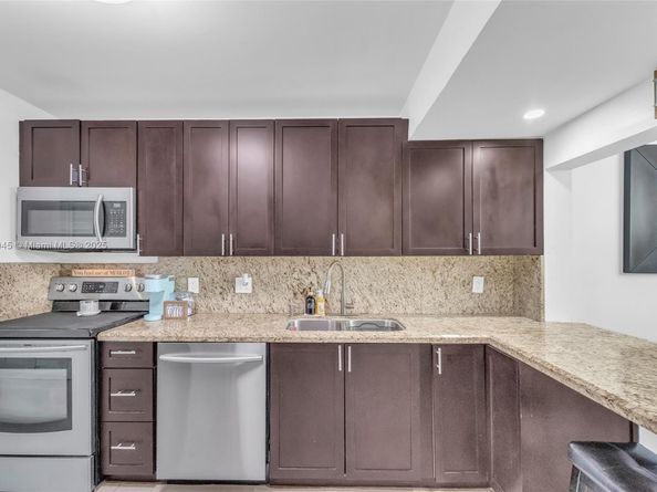 6728 SW 140th Ct, Miami FL 33183