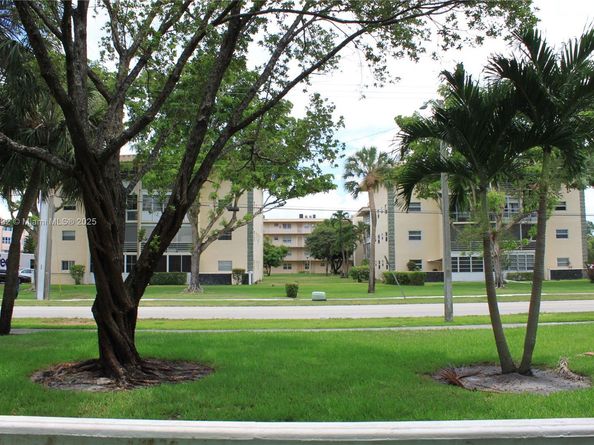4090 NW 42nd Ave 106, Lauderdale Lakes FL 33319