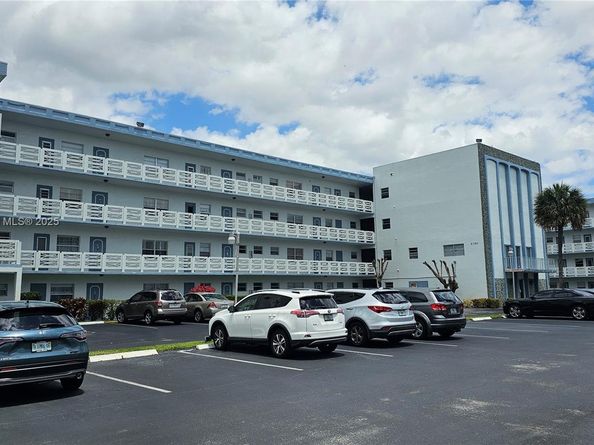 4090 NW 42nd Ave 106, Lauderdale Lakes FL 33319
