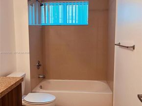 601 NE 23rd St TH4, Miami FL 33137