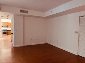 601 NE 23rd St TH4, Miami FL 33137