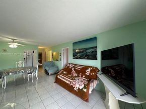16701 NE 13th Ave 102, Miami FL 33162