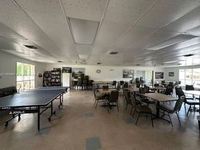 16701 NE 13th Ave 102, Miami FL 33162