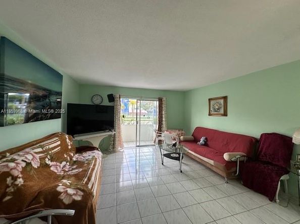 16701 NE 13th Ave 102, Miami FL 33162