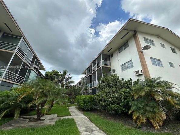 16701 NE 13th Ave 102, Miami FL 33162