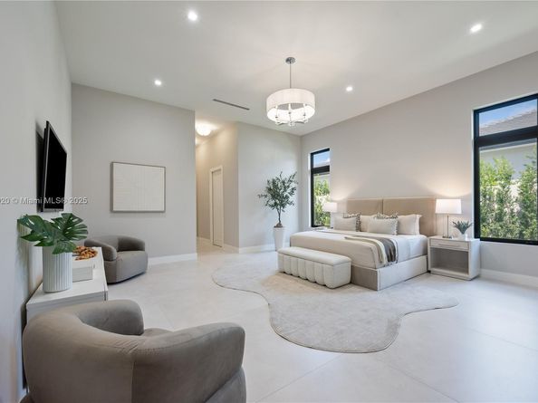 7110 SW 82 ave, Miami FL 33143