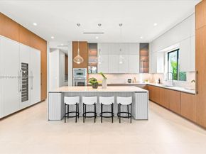 7110 SW 82 ave, Miami FL 33143