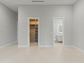 7110 SW 82 ave, Miami FL 33143
