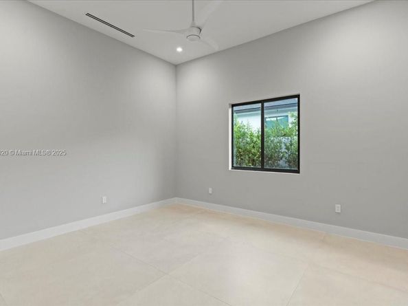 7110 SW 82 ave, Miami FL 33143