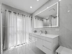 4712 Sheridan St 6, Hollywood FL 33021