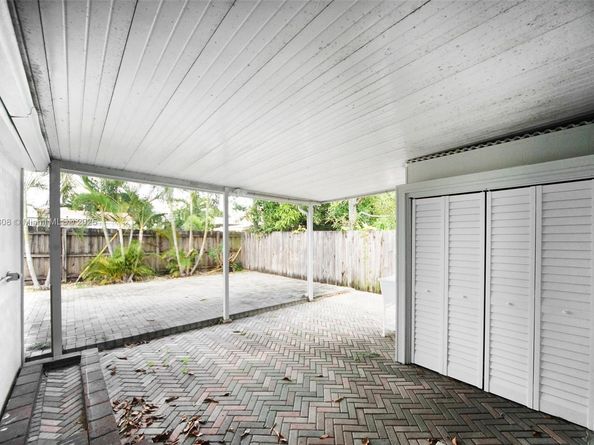 621 Hudson Rd, West Palm Beach FL 33405