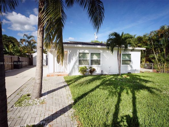 621 Hudson Rd, West Palm Beach FL 33405