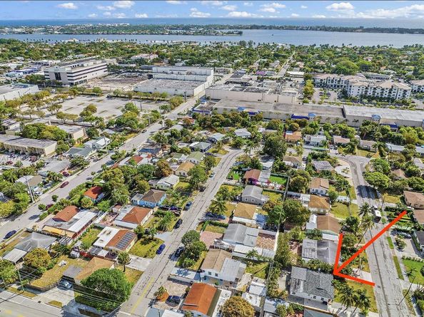 621 Hudson Rd, West Palm Beach FL 33405