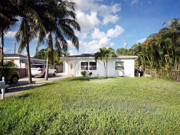 621 Hudson Rd, West Palm Beach FL 33405