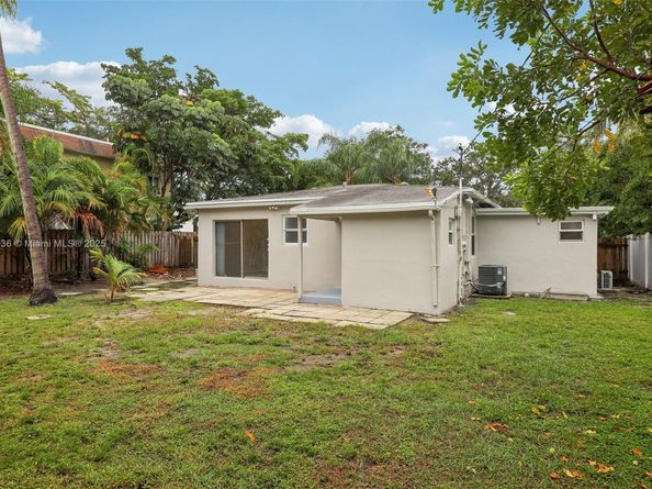 1213 NE 13th St, Fort Lauderdale FL 33304