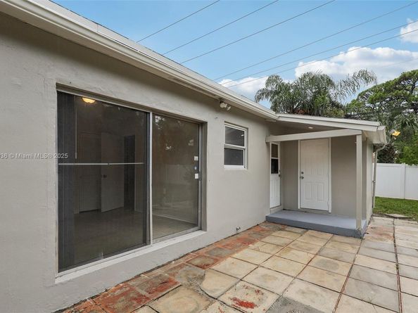 1213 NE 13th St, Fort Lauderdale FL 33304