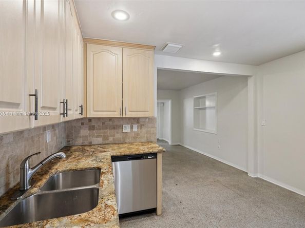 1213 NE 13th St, Fort Lauderdale FL 33304