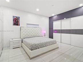 19494 NW 61st Ave, Hialeah FL 33015