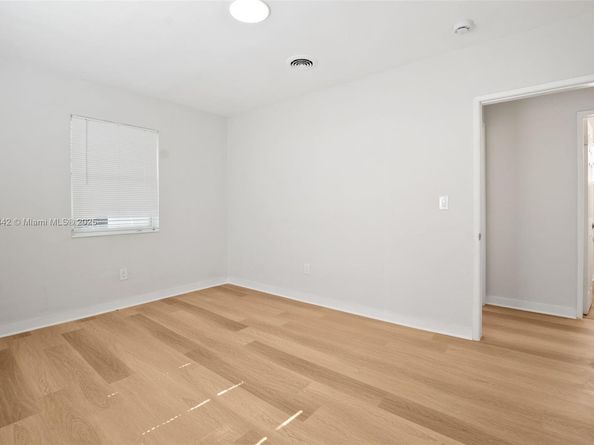 410 NE 172nd St, North Miami Beach FL 33162