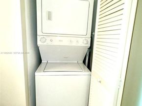 79 SW 12th St 3309S, Miami FL 33130